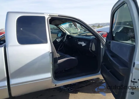 2004 Dodge Dakota Sport z USA, uszkodzony, nr VIN 1D7HG32KX4S752349